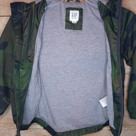 GAP Kids Camo Hooded Jacket, XS - Picture 3 of 4